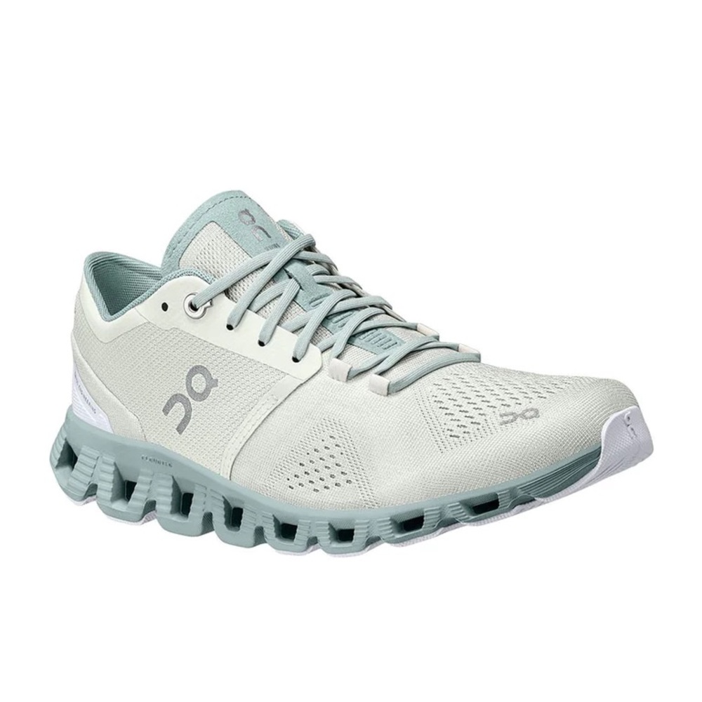 On running Cloud Size 9